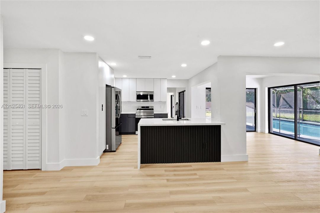 For Sale: $799,000 (4 beds, 2 baths, 2194 Square Feet)