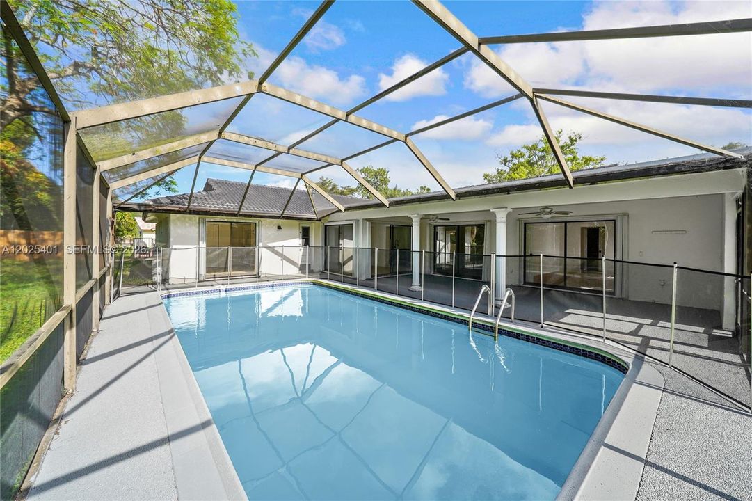 For Sale: $799,000 (4 beds, 2 baths, 2194 Square Feet)