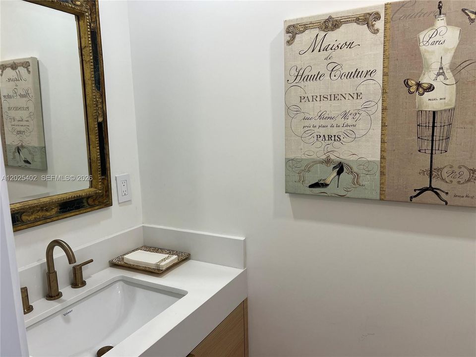 POWDER ROOM