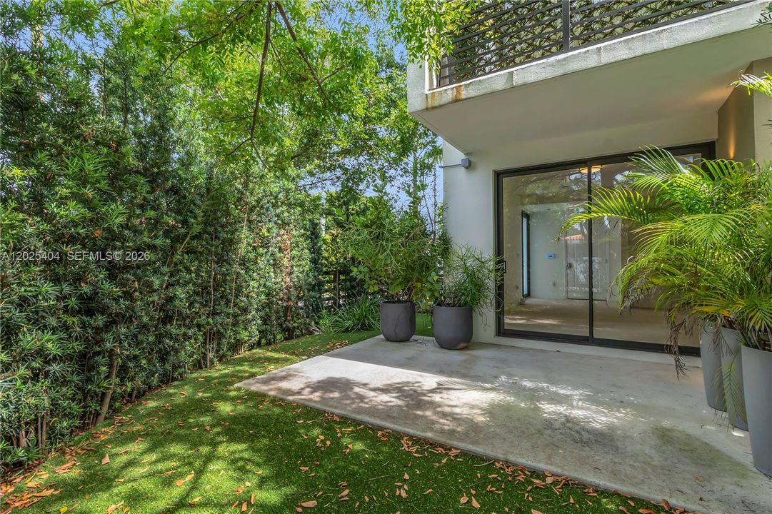 For Sale: $1,200,000 (3 beds, 2 baths, 1676 Square Feet)