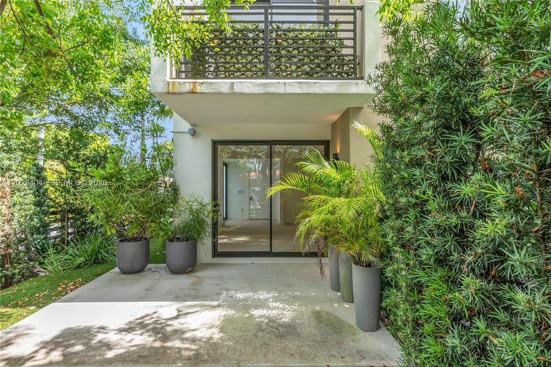 For Sale: $1,200,000 (3 beds, 2 baths, 1676 Square Feet)