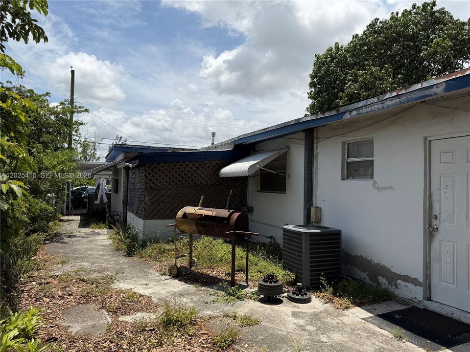 Active With Contract: $385,000 (4 beds, 2 baths, 1866 Square Feet)