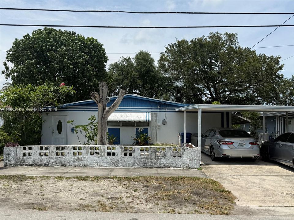 Active With Contract: $385,000 (4 beds, 2 baths, 1866 Square Feet)