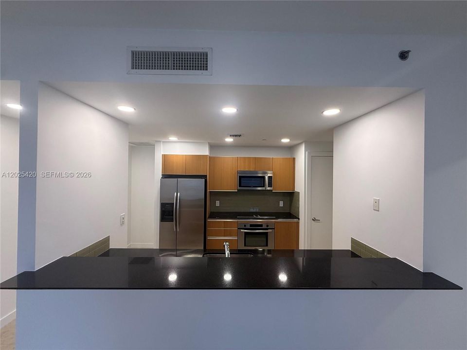 For Rent: $2,950 (1 beds, 1 baths, 843 Square Feet)