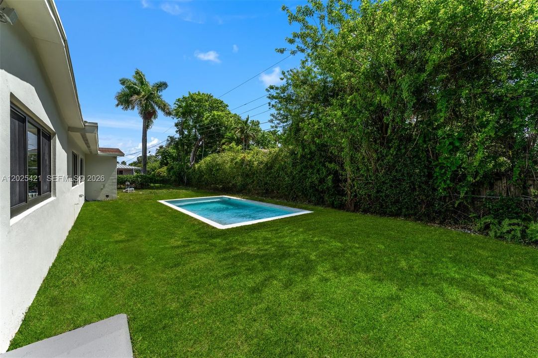 For Sale: $2,350,000 (5 beds, 3 baths, 3650 Square Feet)
