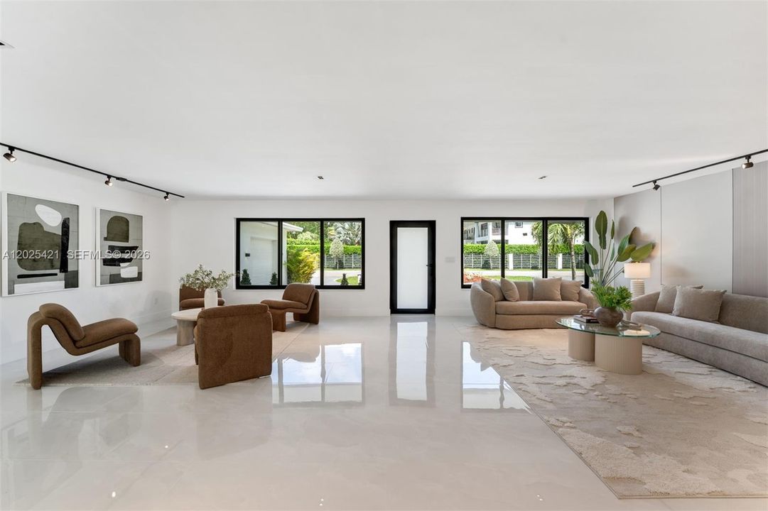 For Sale: $2,350,000 (5 beds, 3 baths, 3650 Square Feet)