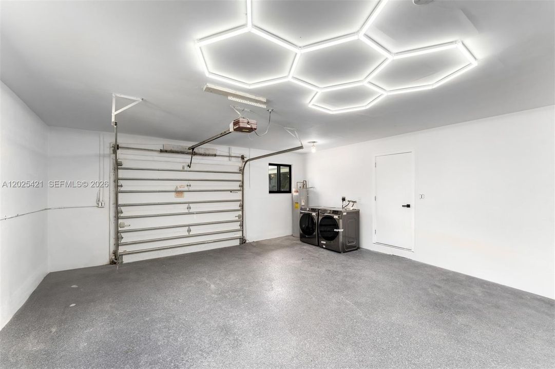 For Sale: $2,350,000 (5 beds, 3 baths, 3650 Square Feet)