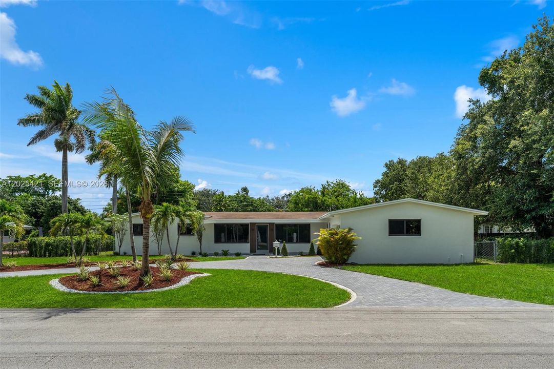 For Sale: $2,350,000 (5 beds, 3 baths, 3650 Square Feet)