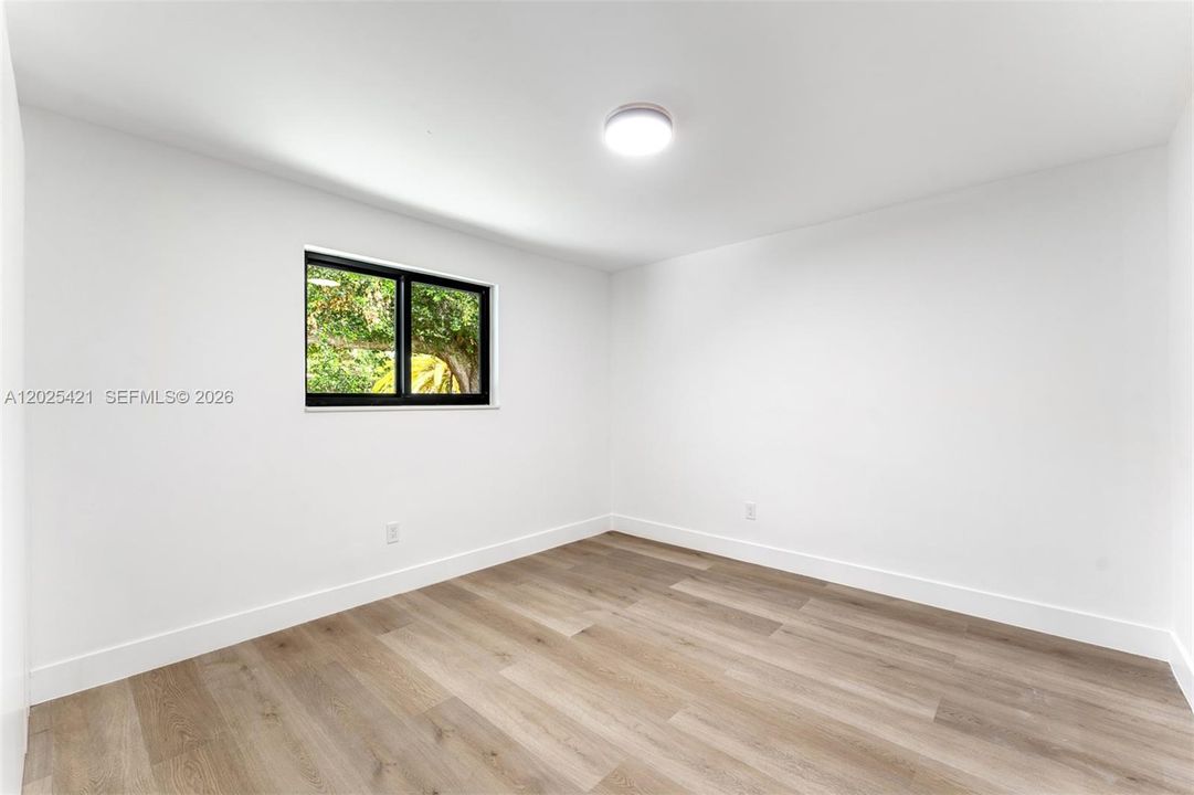For Sale: $2,350,000 (5 beds, 3 baths, 3650 Square Feet)