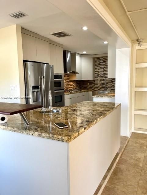 For Rent: $3,300 (3 beds, 2 baths, 1305 Square Feet)