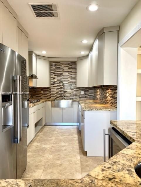 For Rent: $3,300 (3 beds, 2 baths, 1305 Square Feet)