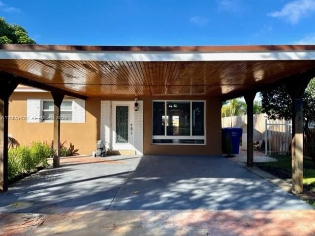 For Rent: $3,300 (3 beds, 2 baths, 1305 Square Feet)