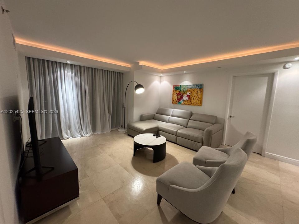For Rent: $9,400 (3 beds, 3 baths, 1675 Square Feet)