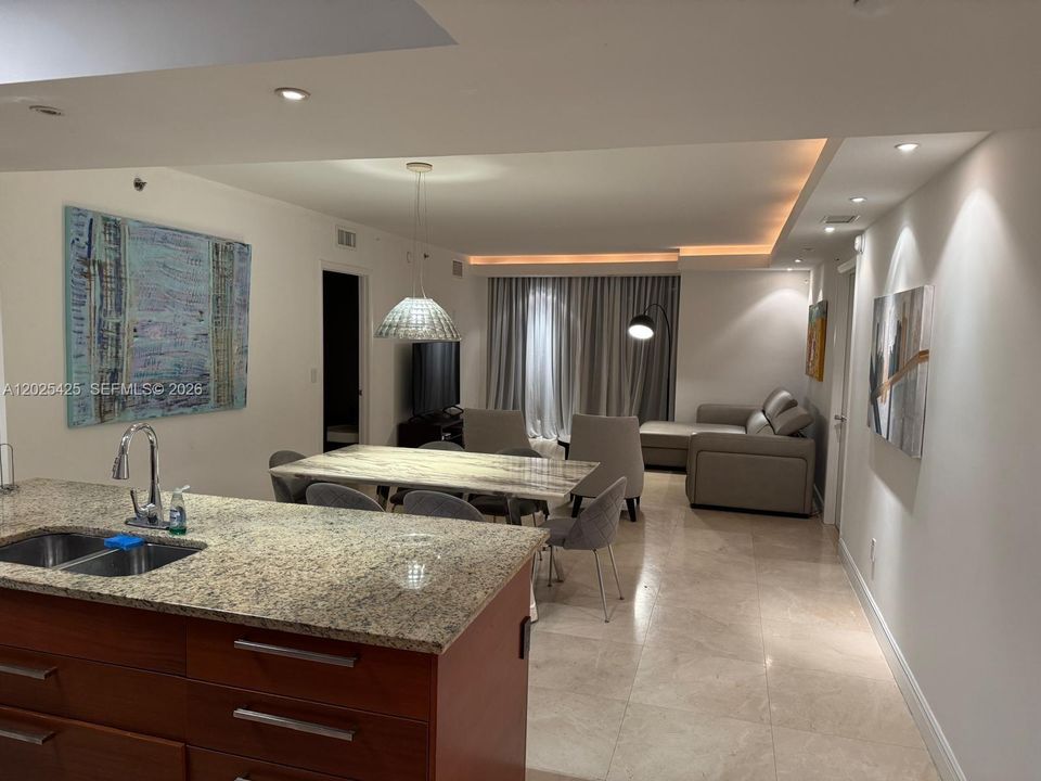 For Rent: $9,400 (3 beds, 3 baths, 1675 Square Feet)