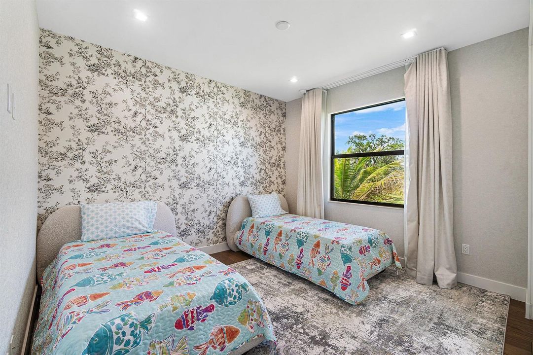 049-8233CrystalDownsAvenue-BocaRaton-FL-