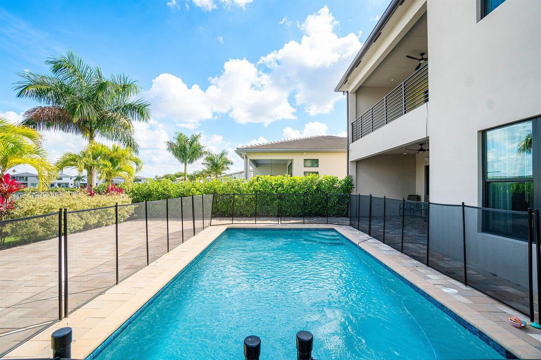 054-8233CrystalDownsAvenue-BocaRaton-FL-