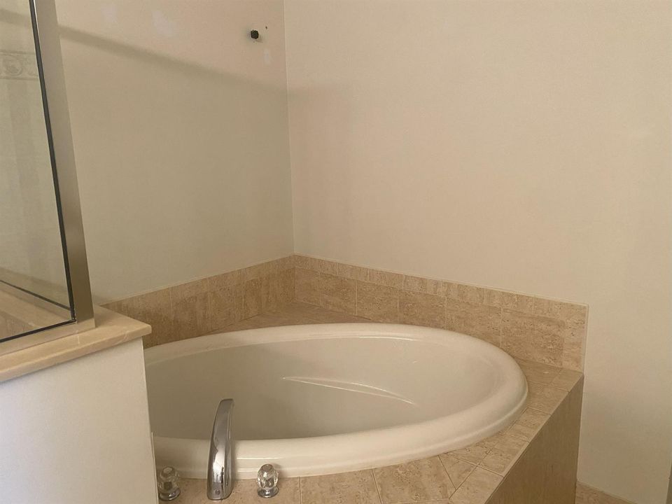 Primary tub