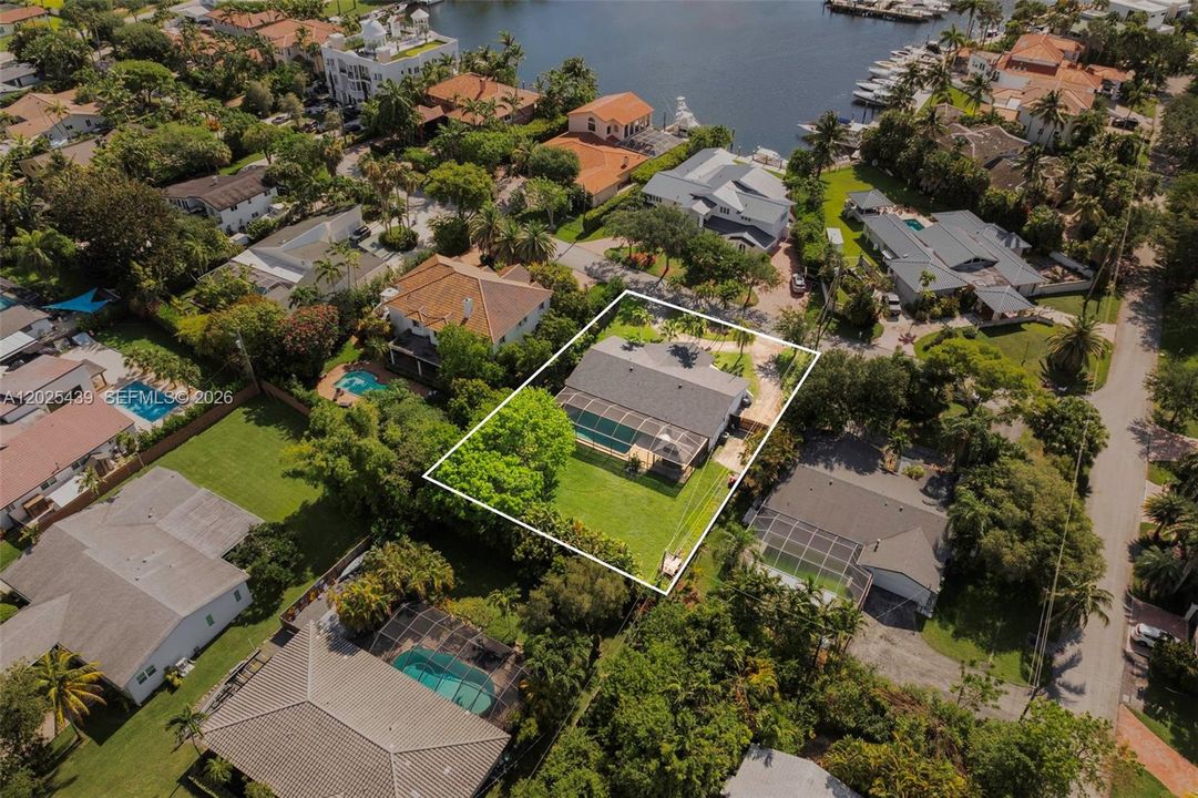 Active With Contract: $1,490,000 (3 beds, 2 baths, 1720 Square Feet)