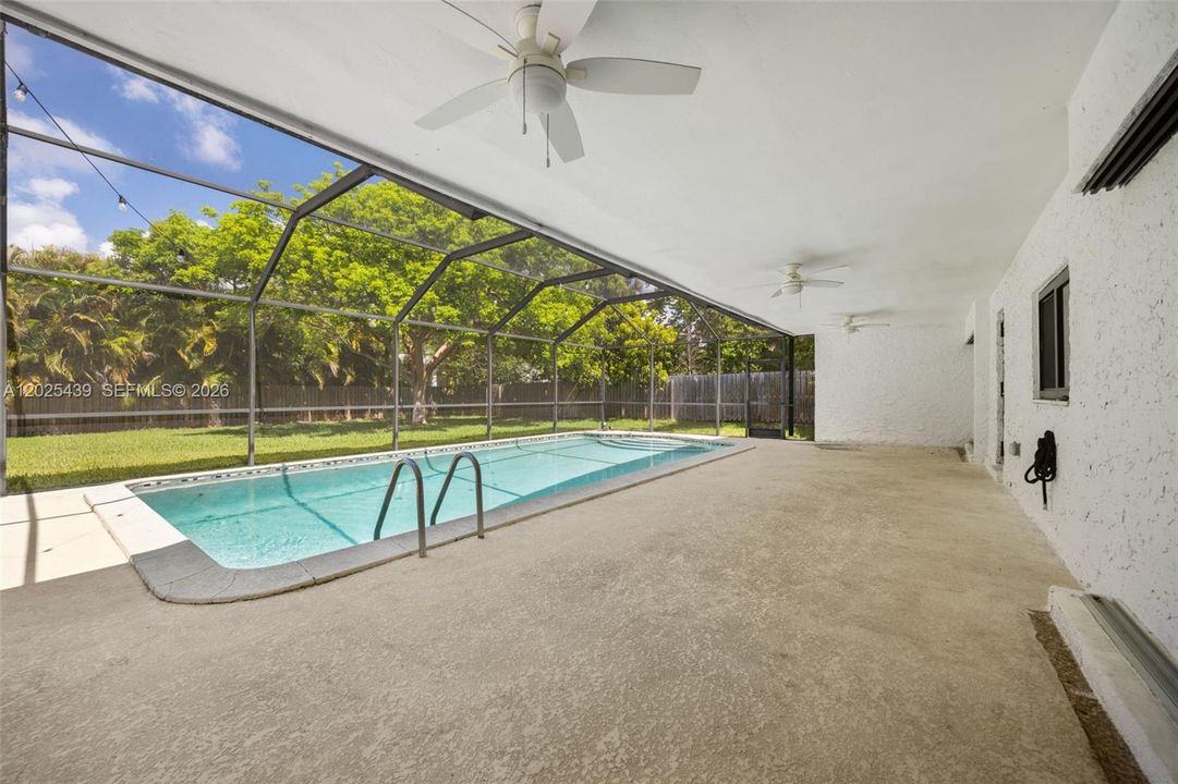 Active With Contract: $1,490,000 (3 beds, 2 baths, 1720 Square Feet)