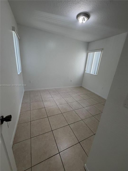 En Renta: $2,300 (3 camas, 2 baños, 1600 Pies cuadrados)