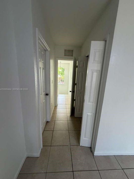 En Renta: $2,300 (3 camas, 2 baños, 1600 Pies cuadrados)