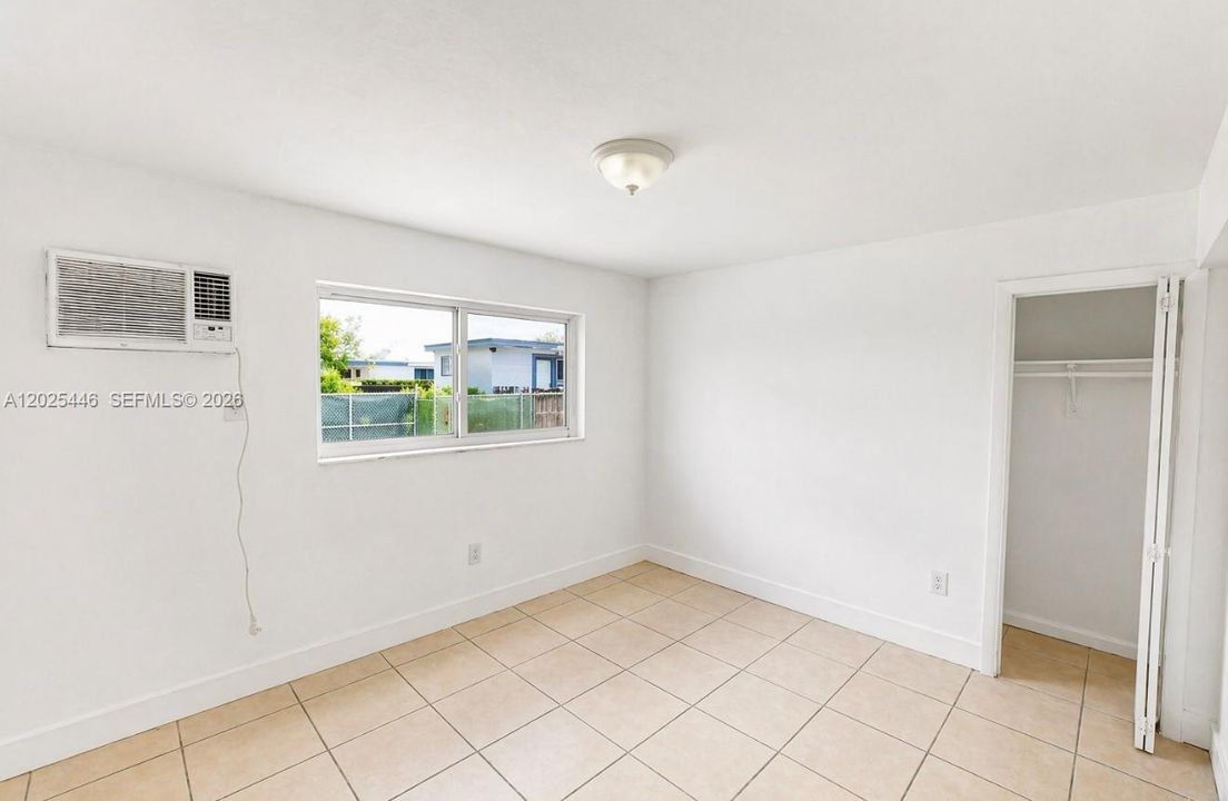В аренду: $1,700 (1 спален, 1 ванн, 0 Квадратных фут)