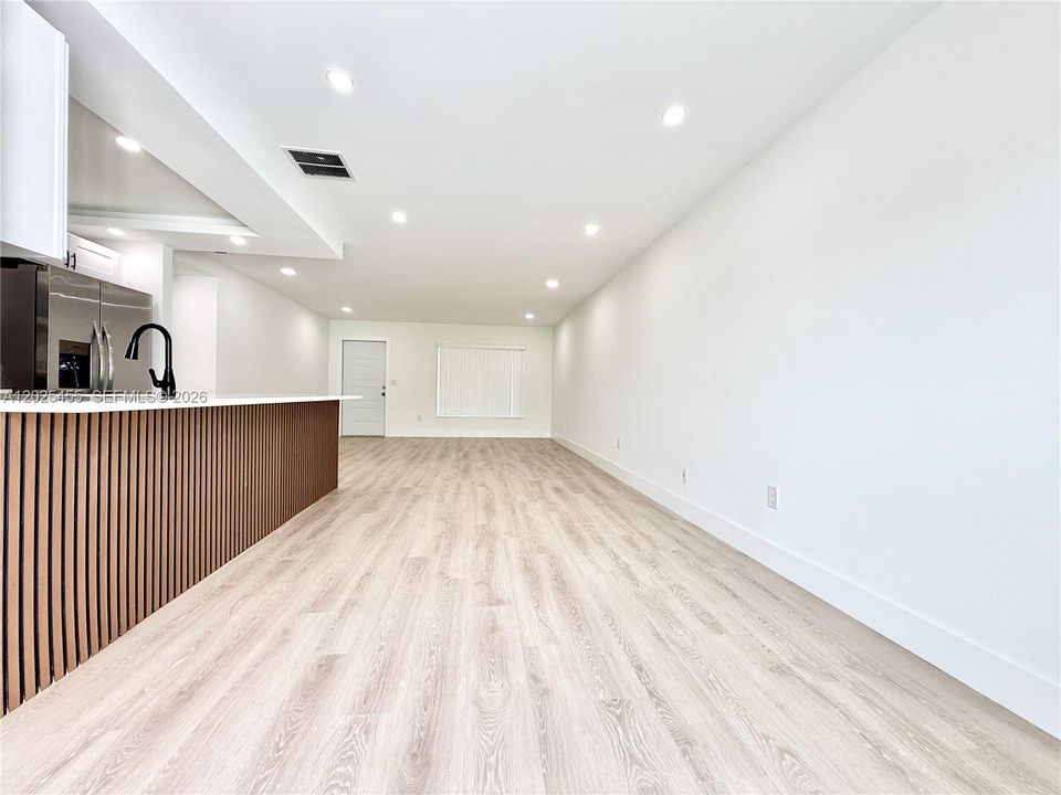 En Venta: $515,000 (2 camas, 2 baños, 964 Pies cuadrados)