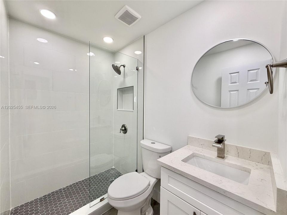 En Venta: $515,000 (2 camas, 2 baños, 964 Pies cuadrados)