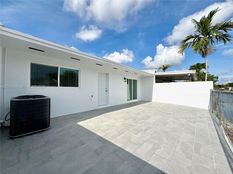 En Venta: $515,000 (2 camas, 2 baños, 964 Pies cuadrados)