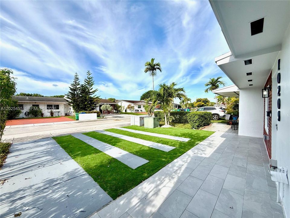 En Venta: $515,000 (2 camas, 2 baños, 964 Pies cuadrados)
