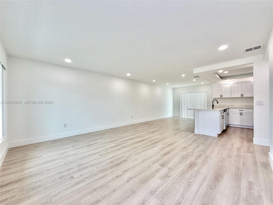 En Venta: $515,000 (2 camas, 2 baños, 964 Pies cuadrados)
