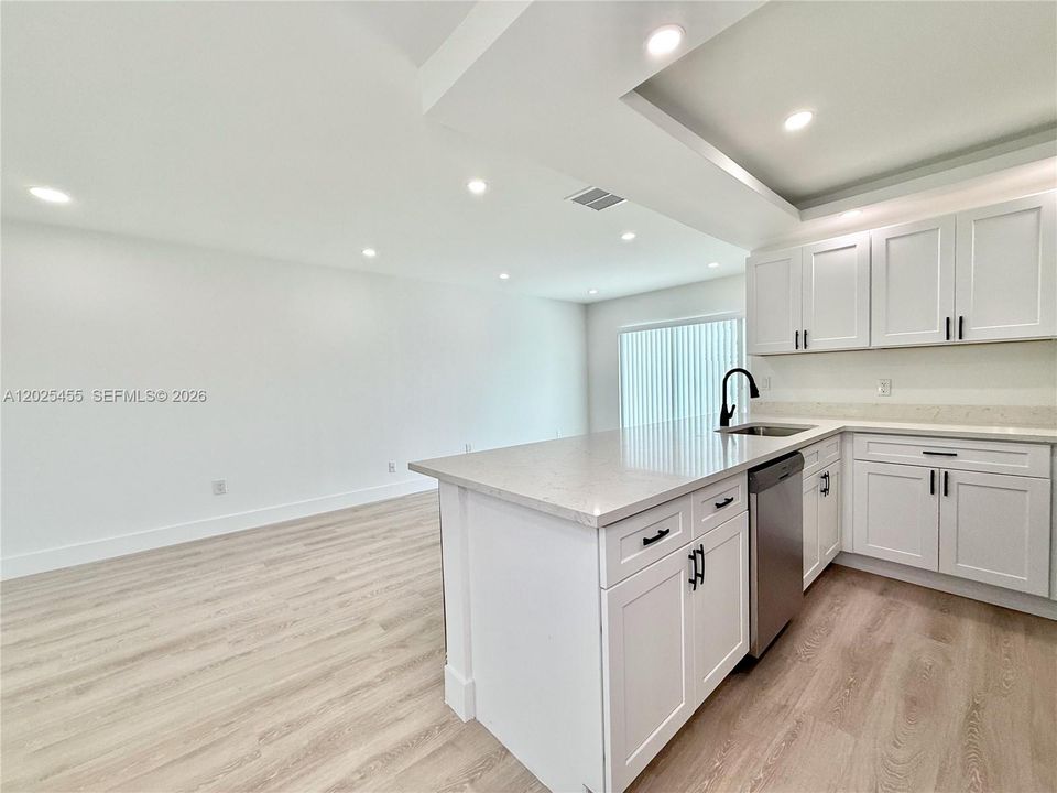 En Venta: $515,000 (2 camas, 2 baños, 964 Pies cuadrados)