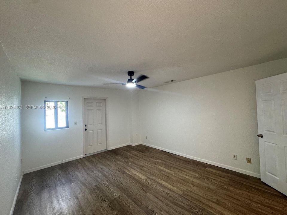 For Rent: $3,000 (3 beds, 2 baths, 1800 Square Feet)