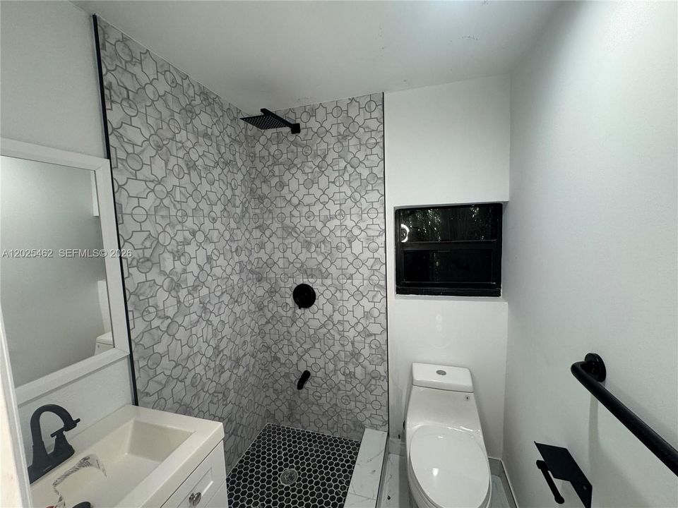 For Rent: $3,000 (3 beds, 2 baths, 1800 Square Feet)