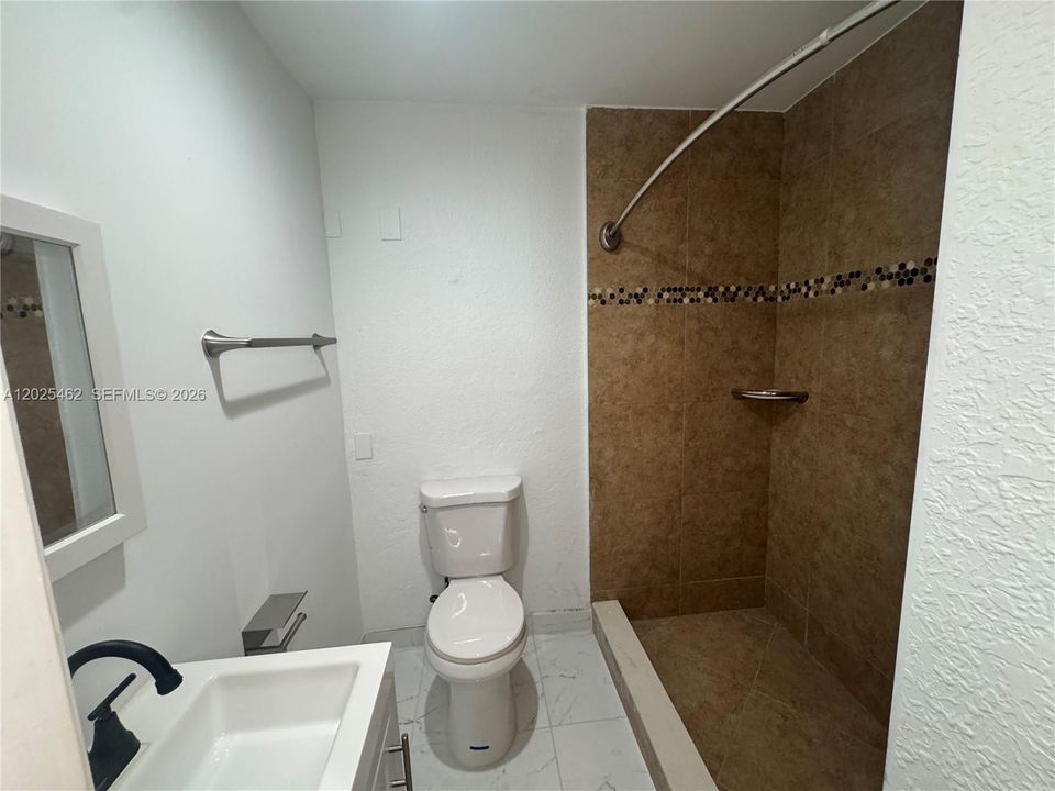 For Rent: $3,000 (3 beds, 2 baths, 1800 Square Feet)