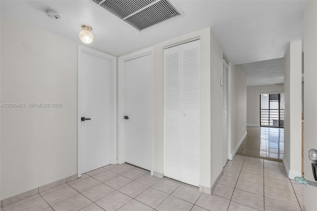 В аренду: $2,500 (3 спален, 2 ванн, 1125 Квадратных фут)