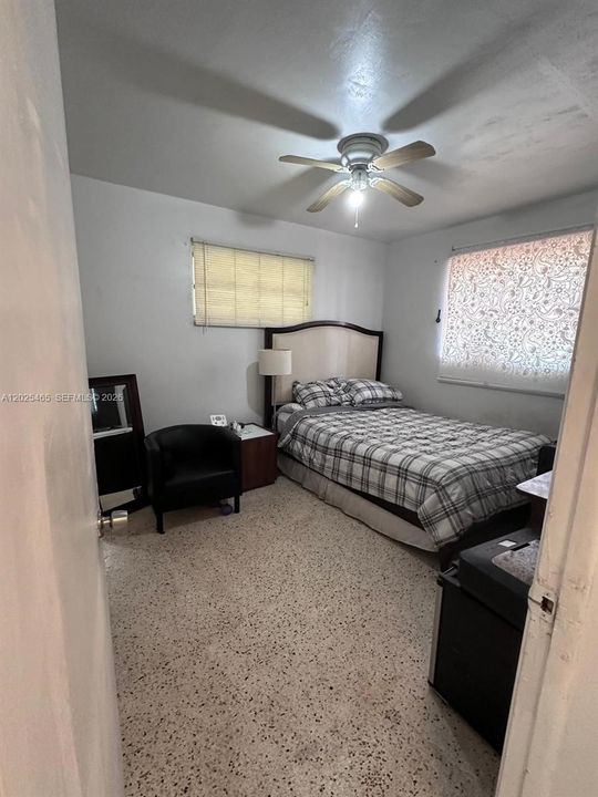REAR BEDROOM 2