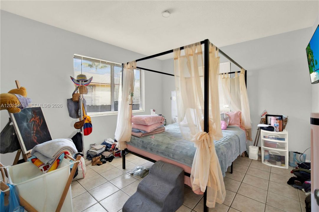For Sale: $275,686 (3 beds, 2 baths, 1476 Square Feet)