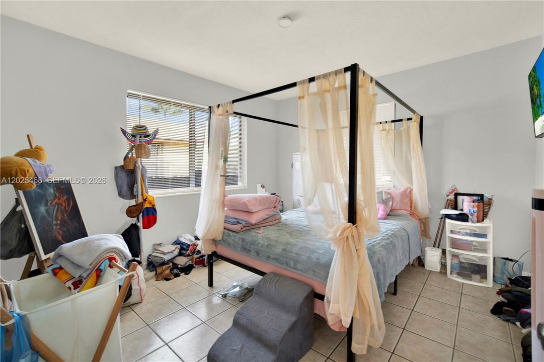 For Sale: $275,686 (3 beds, 2 baths, 1476 Square Feet)