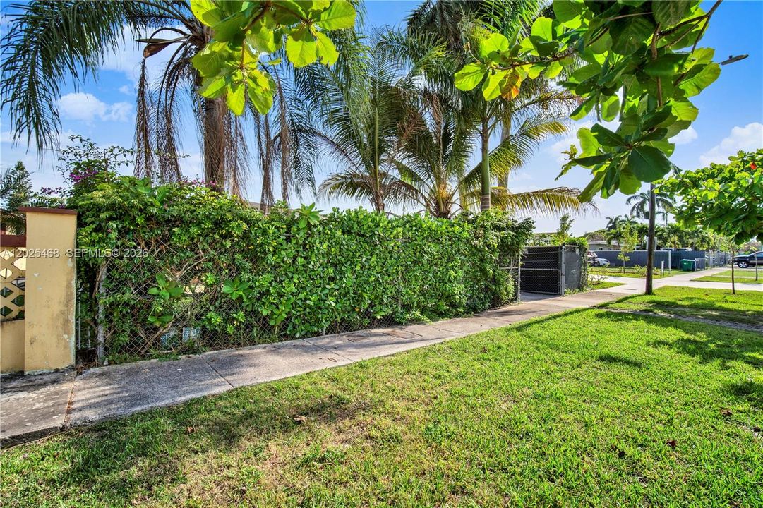 For Sale: $275,686 (3 beds, 2 baths, 1476 Square Feet)