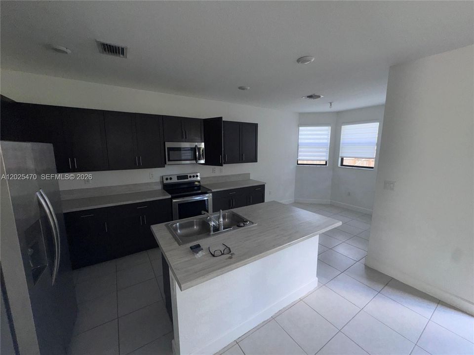 En Renta: $3,850 (4 camas, 3 baños, 2878 Pies cuadrados)