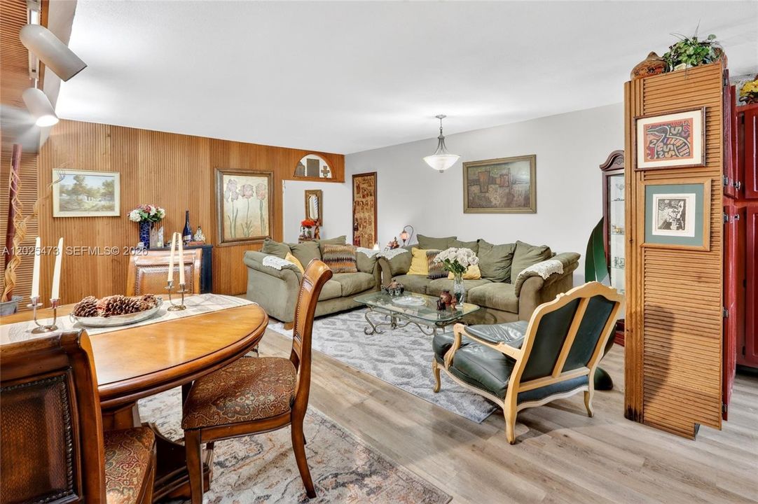 For Sale: $590,000 (3 beds, 2 baths, 1460 Square Feet)