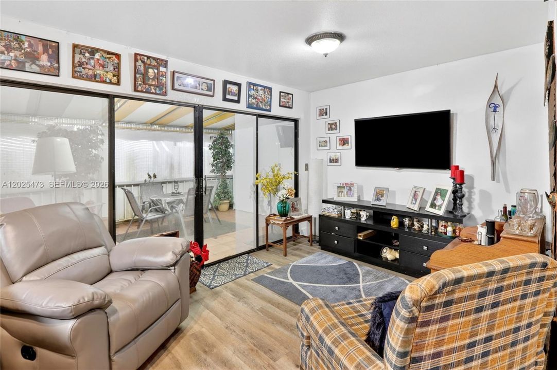 For Sale: $590,000 (3 beds, 2 baths, 1460 Square Feet)