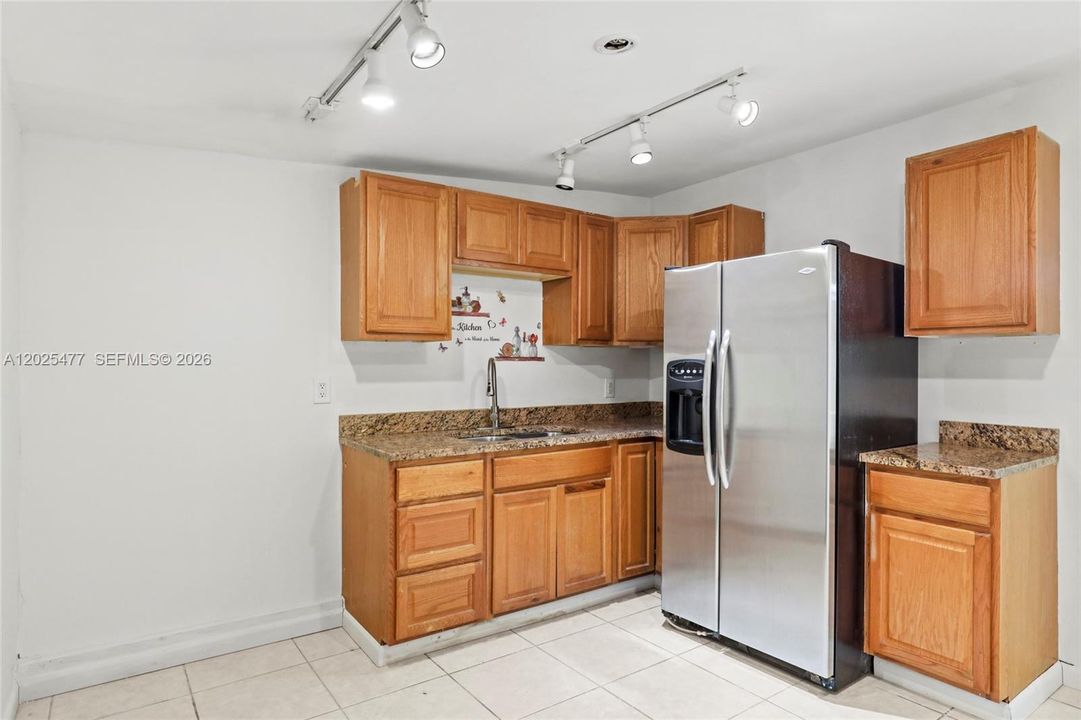 For Sale: $450,000 (5 beds, 3 baths, 3256 Square Feet)