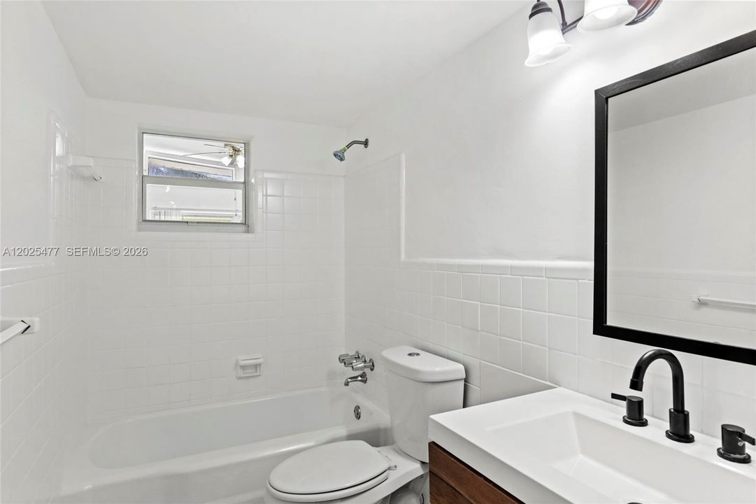 For Sale: $450,000 (5 beds, 3 baths, 3256 Square Feet)