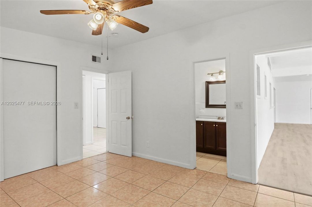 For Sale: $450,000 (5 beds, 3 baths, 3256 Square Feet)