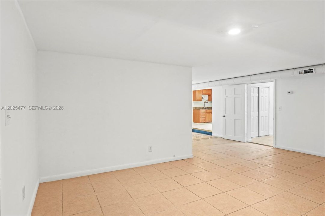 For Sale: $450,000 (5 beds, 3 baths, 3256 Square Feet)