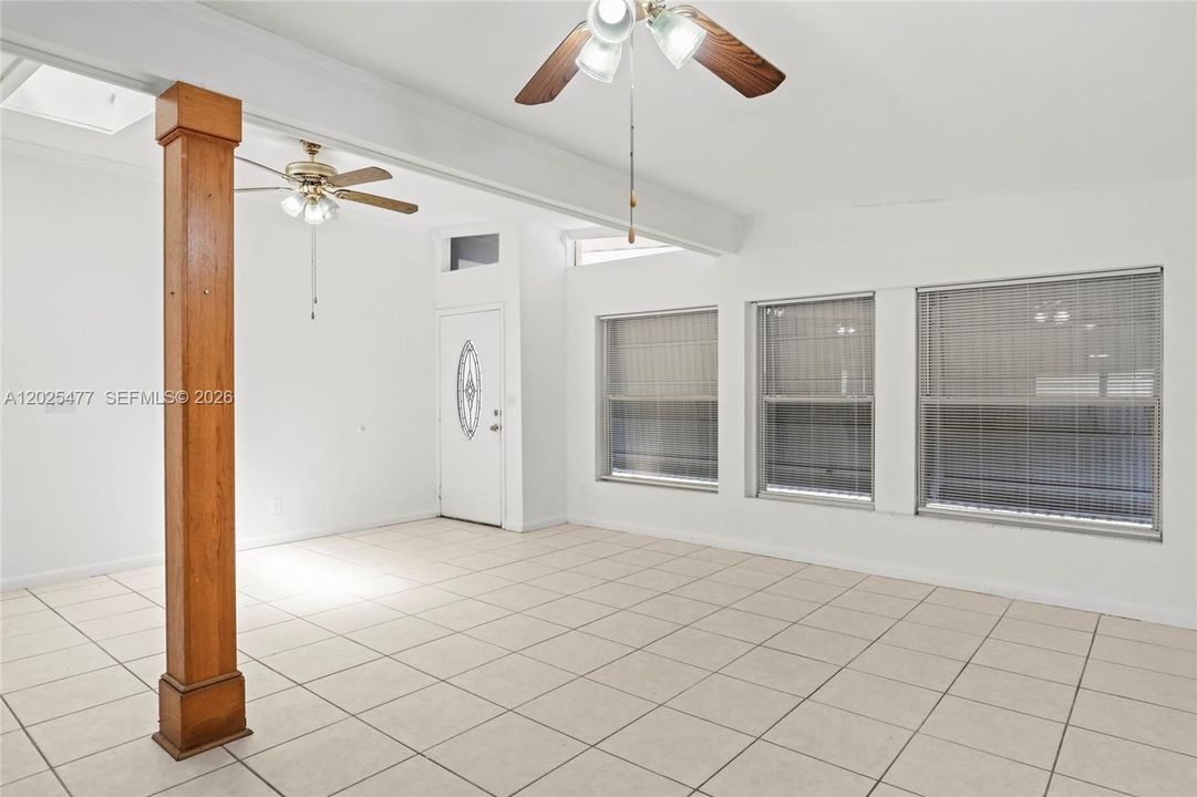 For Sale: $450,000 (5 beds, 3 baths, 3256 Square Feet)