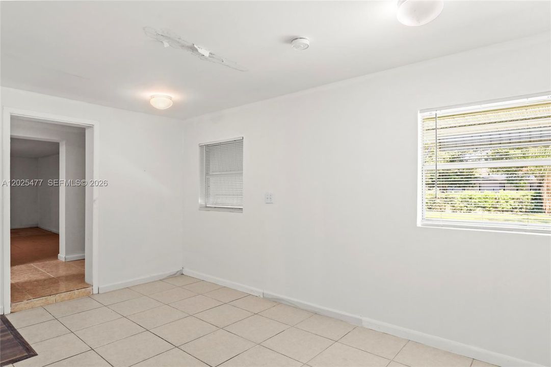 For Sale: $450,000 (5 beds, 3 baths, 3256 Square Feet)