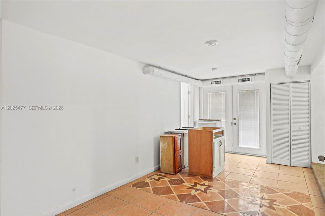 For Sale: $450,000 (5 beds, 3 baths, 3256 Square Feet)